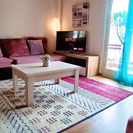 Seasons 3 Apartment Golem (Tirana)