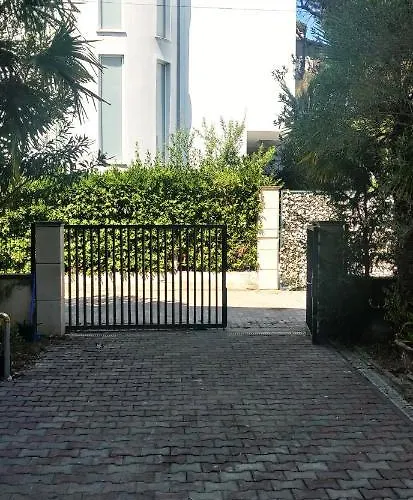 Seasons 3 Appartement Golem (Tirana)